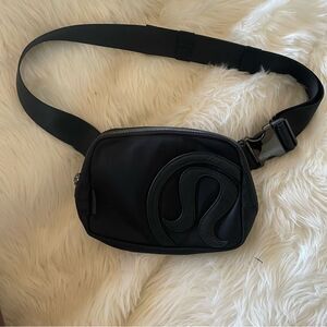 Black Lululemon Fanny pack